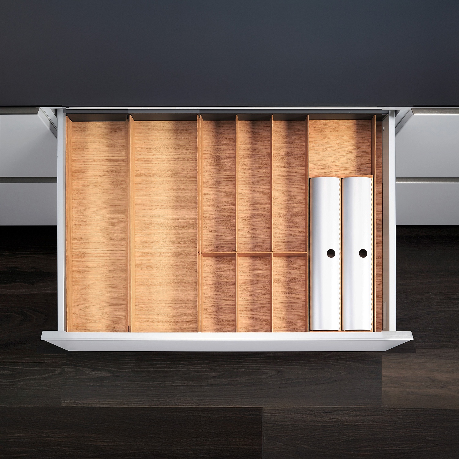 КОМПЛЕКТ лоток + держатель для фольги, ФайнЛайн Линик 800-900 мм, глубина 500 мм, цвет ДУБ натуральный Kessebohmer